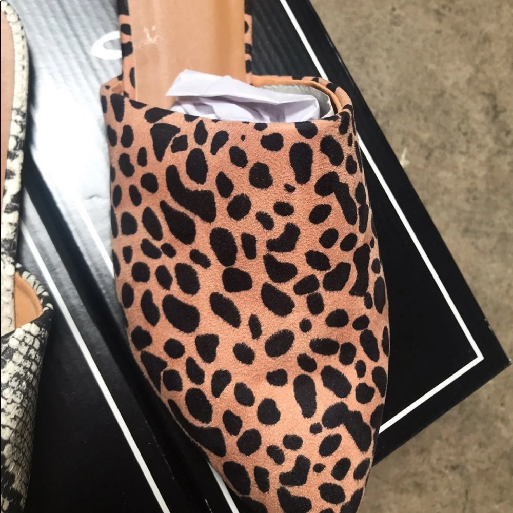 🐆🐆 Tan Leopard Mule Slide Flats - Picture 3 of 8